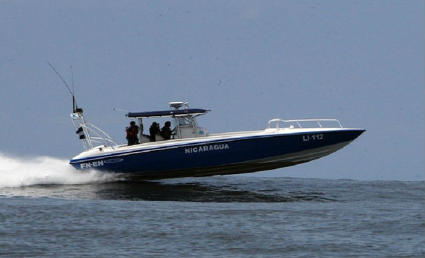 Fuerza Naval rescata a náufragos en Caribe Sur