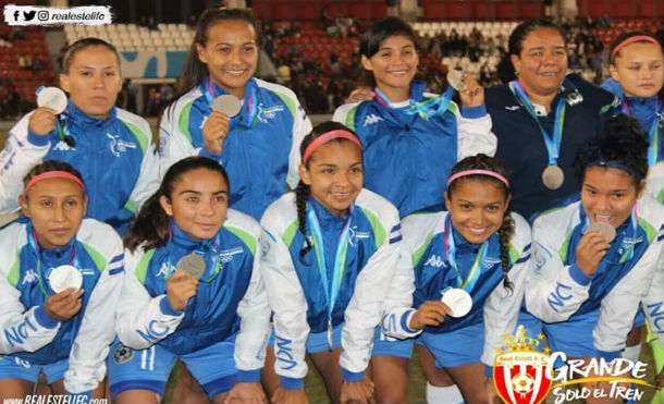 Plata con sensación de gloria para el fútbol femenino