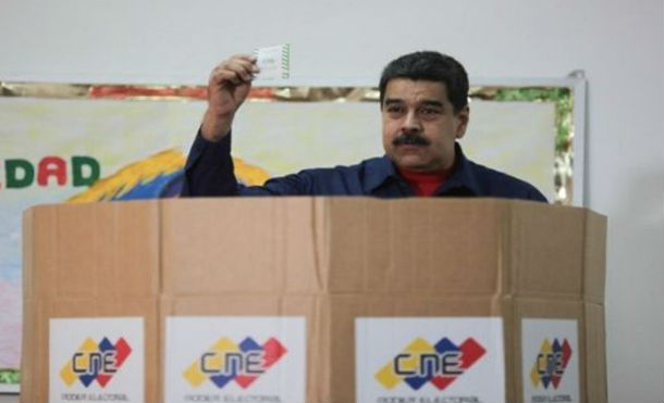 Presidente Maduro vota y resalta que los comicios son confiables y auditados