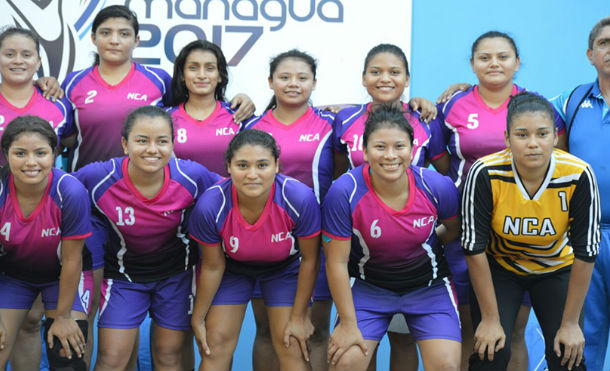 Nicaragua obtiene medalla de bronce ante El Salvador en balonmano femenino