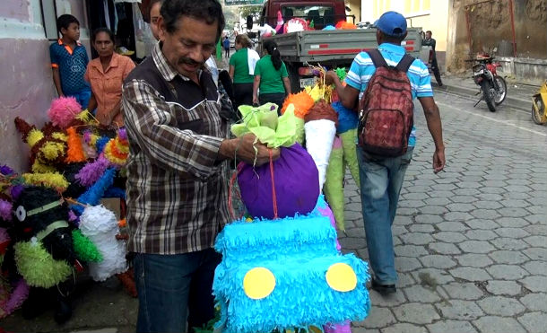 Gobierno Sandinista distribuye 800 piñatas en los barrios de Ocotal