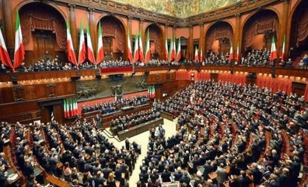 Presidente italiano anuncia disolución del Parlamento