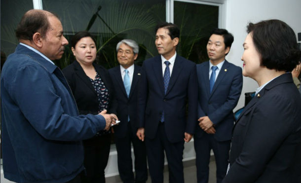 Comandante Daniel se reúne con delegación del Grupo Amistad Parlamentaria Corea-Nicaragua