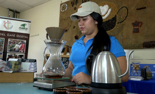 Joven segoviana se prepara para la Competencia Nacional de Baristas