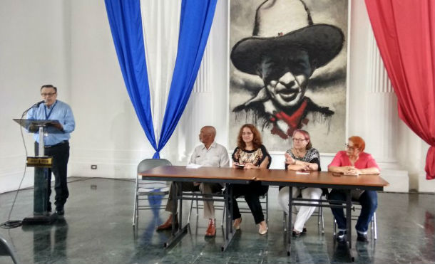 Poetas rinden homenaje a Rubén Darío