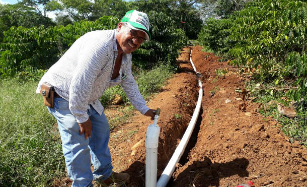 Productor de Nueva Guinea construye sistema de energía limpia