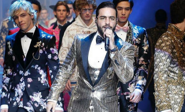 Maluma olvida la letra de su propia canción en su "debut como modelo"