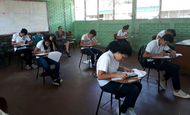 Estudiantes inician exámenes de reparación a nivel nacional