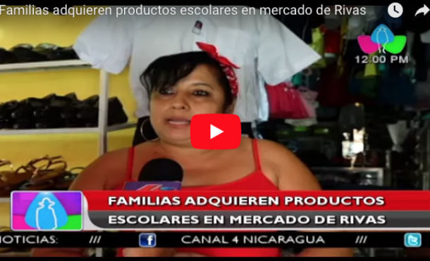 Familias adquieren productos escolares en mercado de Rivas