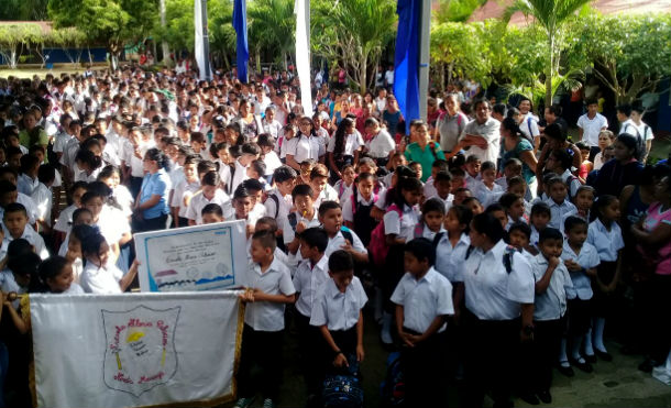 Estudiantes de Nindirí inician año escolar con alegría y compromiso