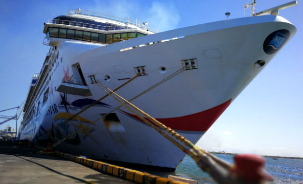 Crucero Norwegian Star visita el Puerto de Corinto