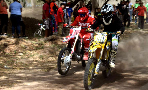 Realizan primera fecha de competencia de motocross en Granada