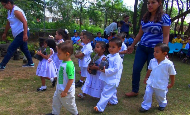 Cultivan el amor a la madre tierra en los niños del municipio de Nindirí