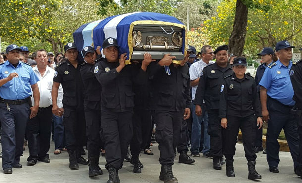 Homenaje póstumo a la memoria del Comisionado General Marcial Aráuz González