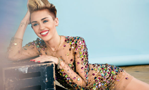 Miley Cyrus deja en shock a sus fans con provocativas fotos