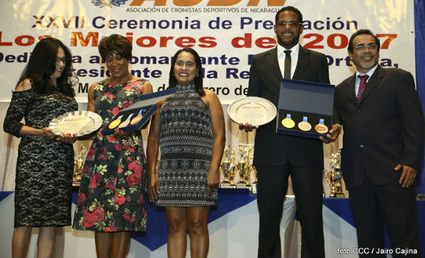 Premian a los deportistas destacados del 2017