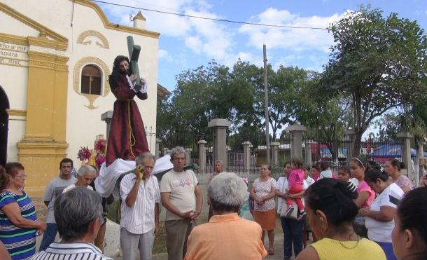 Pueblo católico de Nindirí vive con fervor primer viacrucis de la Cuaresma