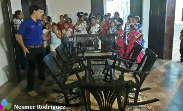 Familias Nicaragüenses Conocen Legado y Vida del General Sandino