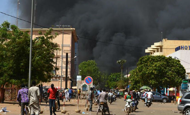 Atacan embajada de Francia en Burkina Faso