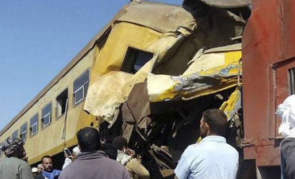 Dos trenes chocan en Egipto: 10 muertos y 15 heridos