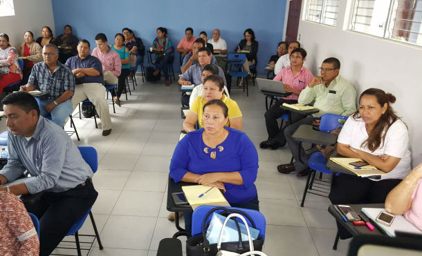 Buen Gobierno continúa capacitando al personal de salud de todo el país