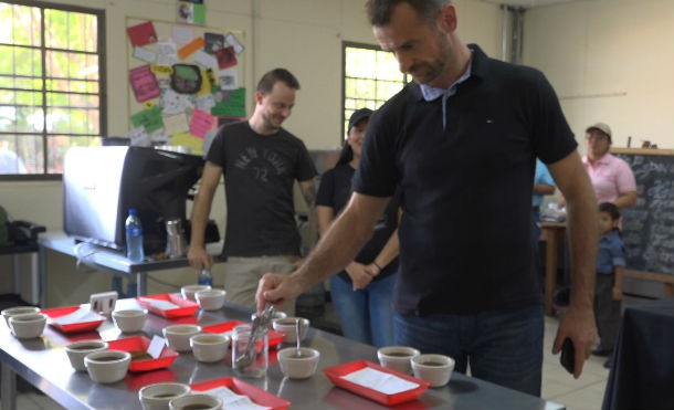 Escuela Nacional del Café en Ocotal recibe donación del Campeón Mundial de Barismo 