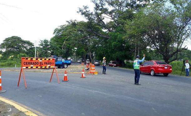 Policía realiza regulación de tráfico en proyecto de ampliación vial de Carretera Norte