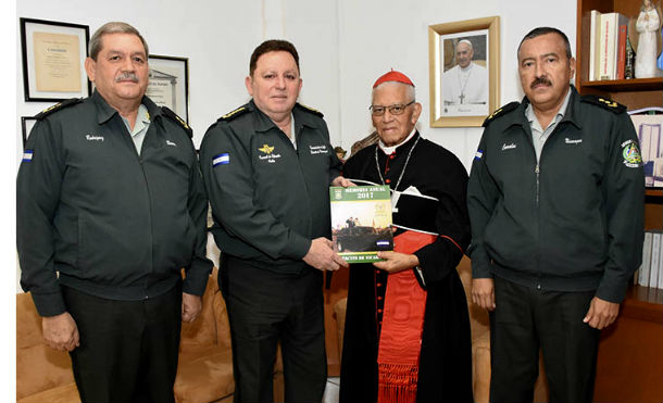 Ejército de Nicaragua presentó memoria anual 2017 al presidente de la Comisión de verificación, paz y Justicia,Cardenal Miguel Obando