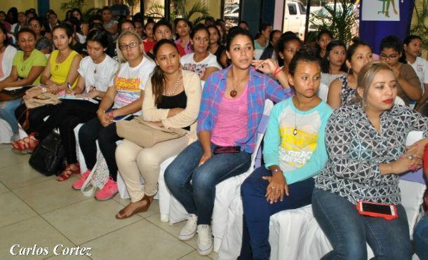 Mujeres dirigentes ratifican su apoyo al modelo del Gobierno de Unidad y Reconciliación Nacional