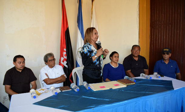 Reconocen labor de servidores públicos de Granada