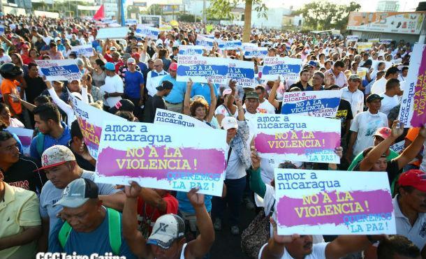 Masaya: Nindiriseños se presentan en delegación del INSS para demostrar su total respaldo