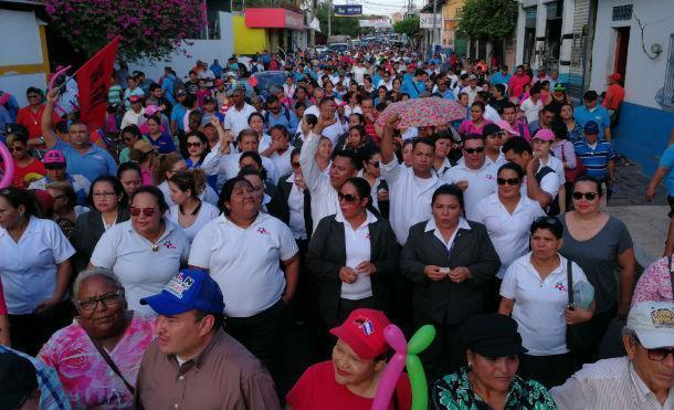 Chinandeganos caminan a favor de las medidas implementadas por el INSS