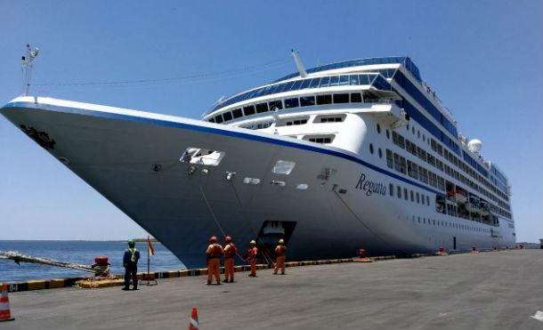 Crucero Regatta visita el Puerto de Corinto