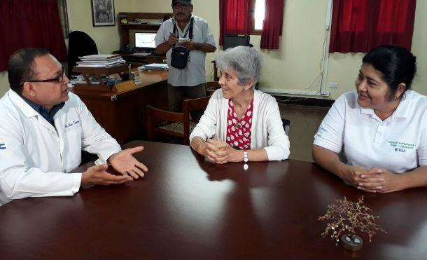 Especialista cubana realiza un recorrido por la Clínica del Dolor y Medicina Natural