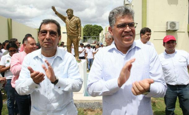 Compañera Rosario saluda visita de Adán Chávez y Elías Jaua