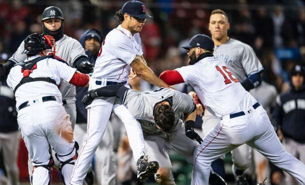 Par de peleas en el Yankees -Boston; dos jugadores y un coach son expulsados