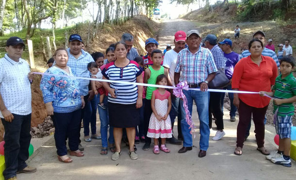 Alcaldía de Nueva Guinea inaugura nuevo puente vehicular