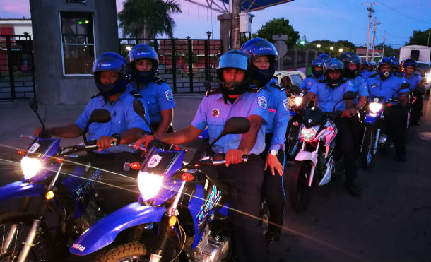 Chinandega despierta con alegre diana, saludando el 39 aniversario de la Policía Nacional