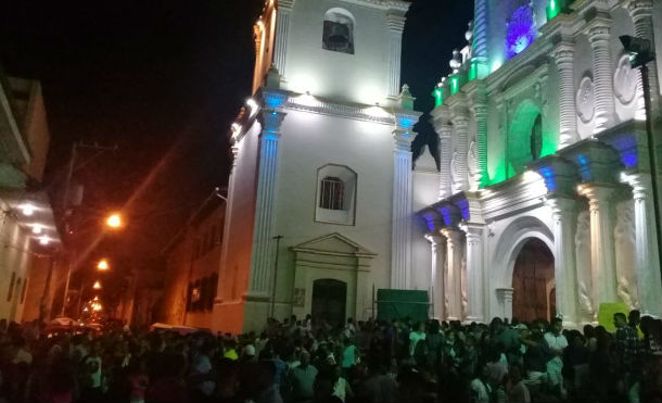 Leoneses participan en alegre alborada en honor a la Virgen de Mercedes