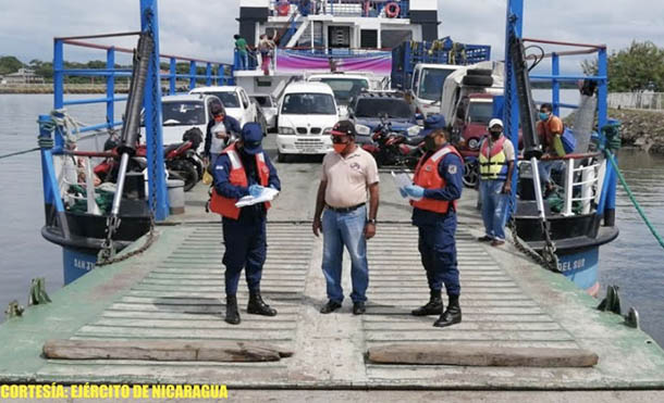 Foto Ejército de Nicaragua // La Fuerza Naval brindó cobertura a 233 embarcaciones que zarparon en los lagos Xolotlán, Cocibolca y río San Juan