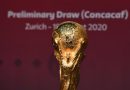 Replica de la Copal del Mundo Qatar 2022 en el sorteo preliminar de CONCACAF / Foto: Twitter - @FIFAWorldCup