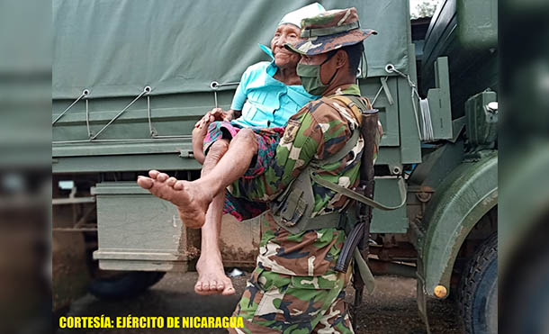 Foto Ejército de Nicaragua // Se realizó el traslado de 670 personas, entre ellos 328 menores de edad