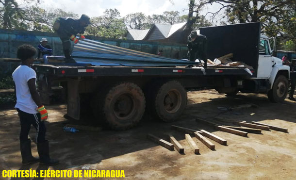 Foto Cortesía: También se realizó descargue de 208 toneladas métricas de ayuda humanitaria, desde las bodegas del COREPRED hacia los diferentes puntos de distribución en las comunidades Laguna de Kukalaya, Haulover, Naranjal, Nazareth, Tuapi y en la ciudad de Bilwi.