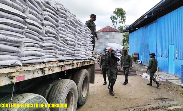 Foto Cortesía: Igualmente, en el municipio de Bonanza se realizó el cargue de zinc, mismos que fueron trasladados desde la bodega del COMUPRED hacia las comunidades de Musawás, Alal y Suniwas, Región Autónoma de la Costa Caribe Norte.