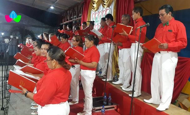 Foto Multinoticias: La plaza "Héroes y Mártires de Corinto” fue el punto de encuentro para las familias de esta ciudad portuaria, quienes protagonizaron con mucha emoción y alegría el Festival Navideño 2020