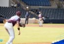 Lanzador de los Leones de León durante el juego de este domingo ante los Indios del Bóer.