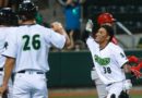 Ismael Munguía celebrando su cuadrangular para los Eugene Emeralds