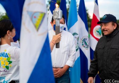 Presidente Comandante Daniel Ortega recibimiento la Antorcha de la Libertad Centroamericana.