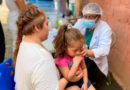 Médicos del Ministerio de Salud de Nicaragua brindando atención médica a familias de Montoya en Managua.