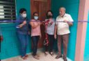 Alcalde de Juigalpa, profesor Erwing De Castilla junto a las 3 protagonistas de una nueva vivienda digna en Juigalpa.